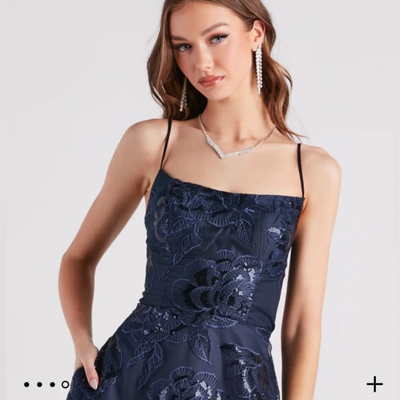 ‼️Windsor sequin embroidered A-line Ball gown‼️ - Picture 4 of 4